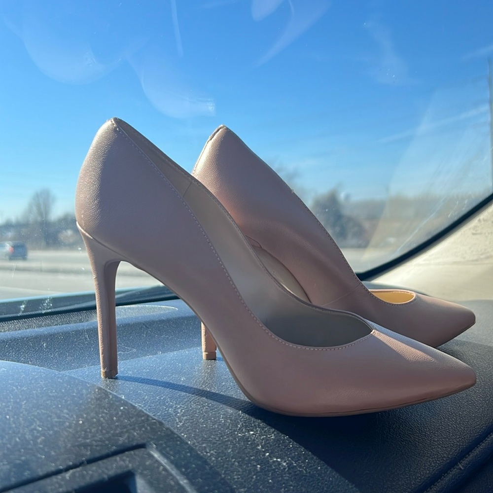 Jessica Simpson heels